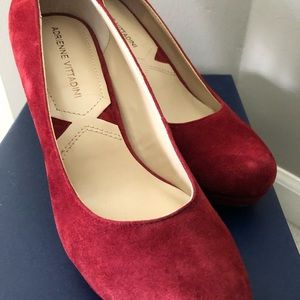 Adrienne Vittadini suede platform pump